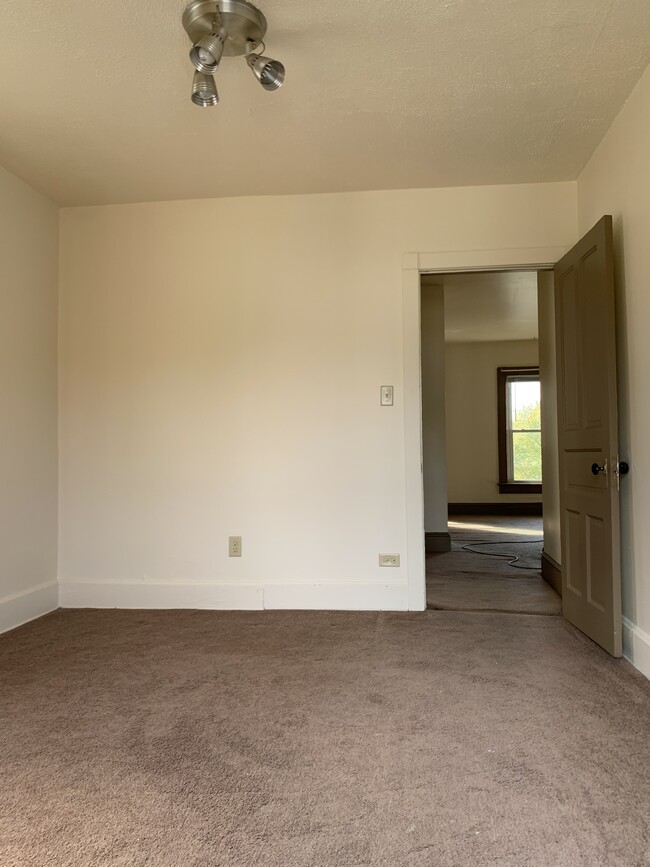 Mud room / read entrance - 6 S Ellsworth St