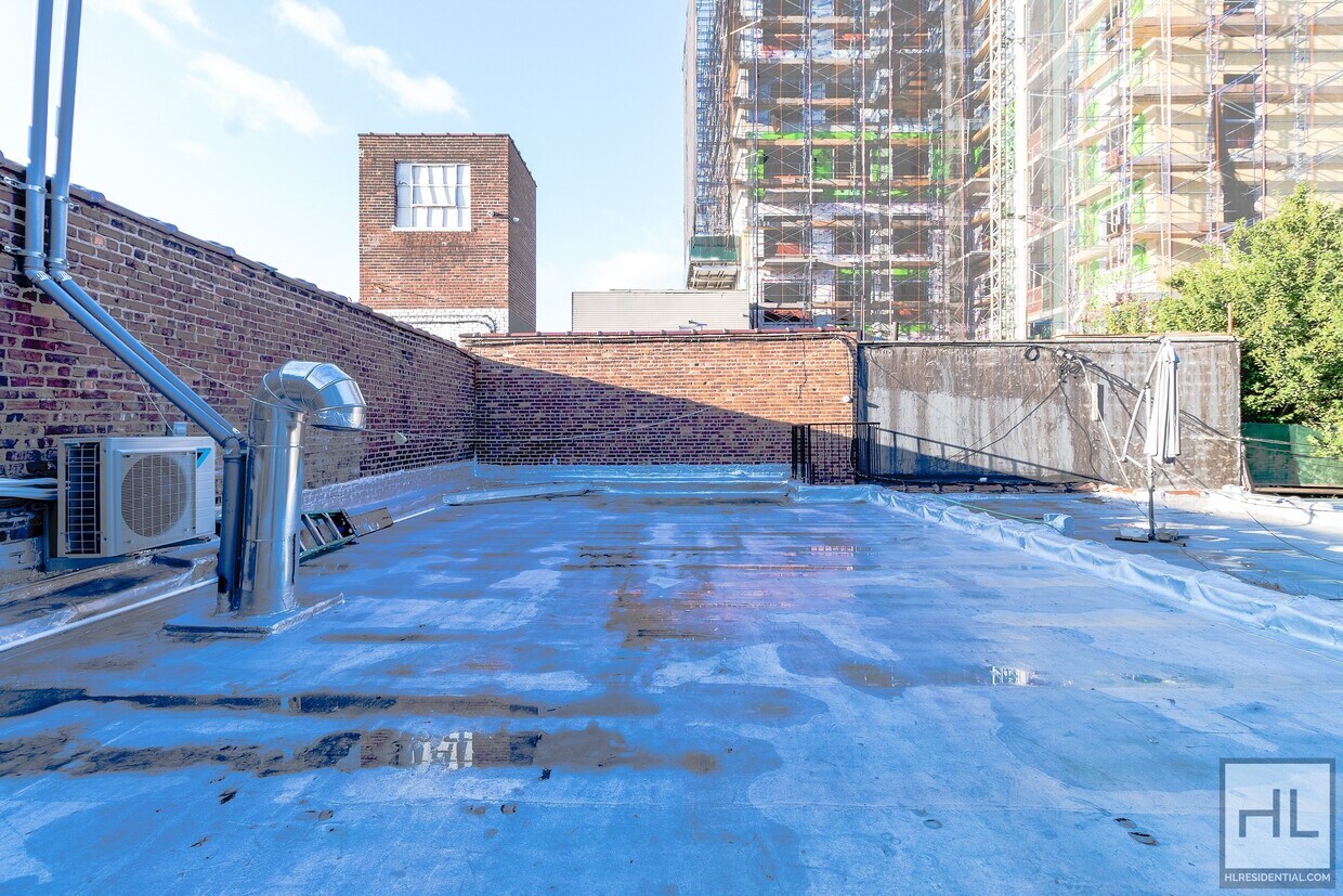 Primary Photo - 3 Bed On Atlantic In Prospect /Crown Heigh...