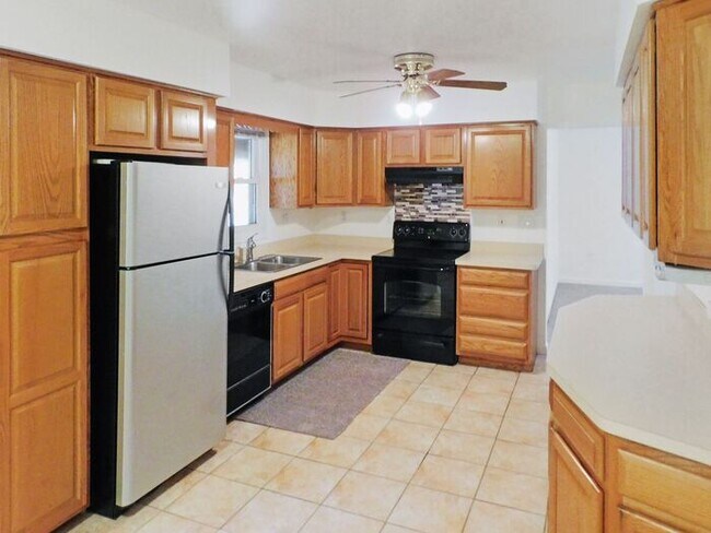 Foto del edificio - 29697 Dogwood Circle