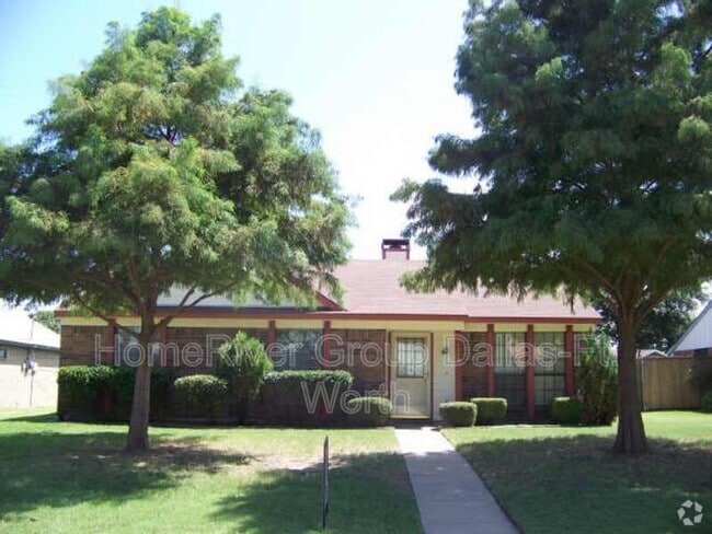 Building Photo - 1306 Wyndham Dr