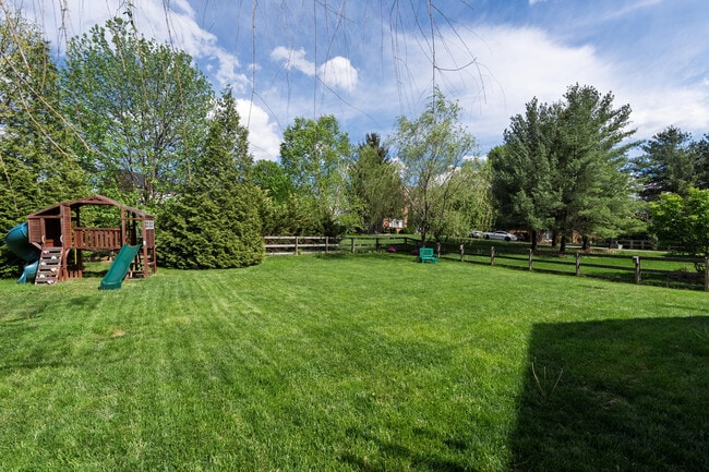 Photo - 10870 War Admiral Dr (Union, KY) House