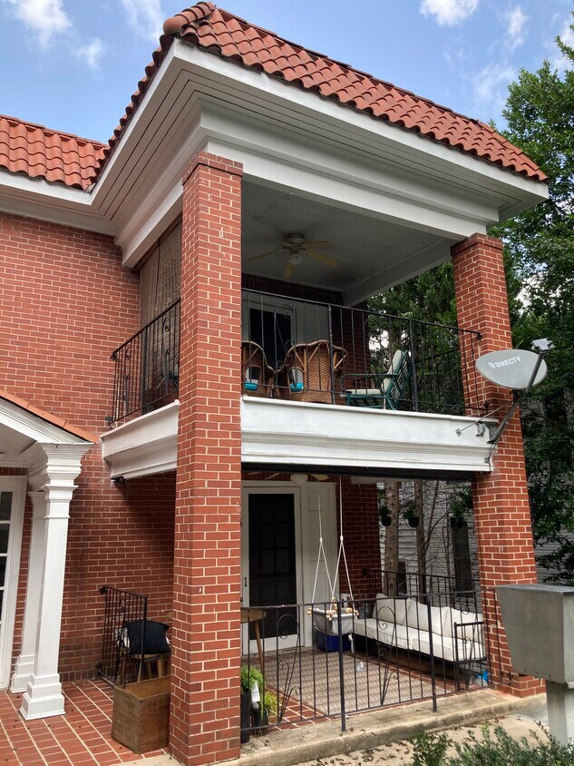 Foto principal - 960 Greenwood Ave NE