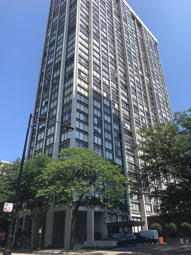 Primary Photo - 5455 N Sheridan Rd