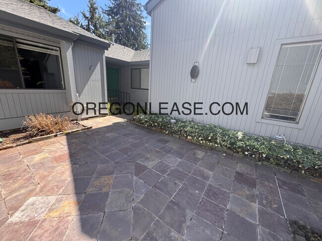 Foto del edificio - Spacious Home in Prime Ferry Street Bridge...