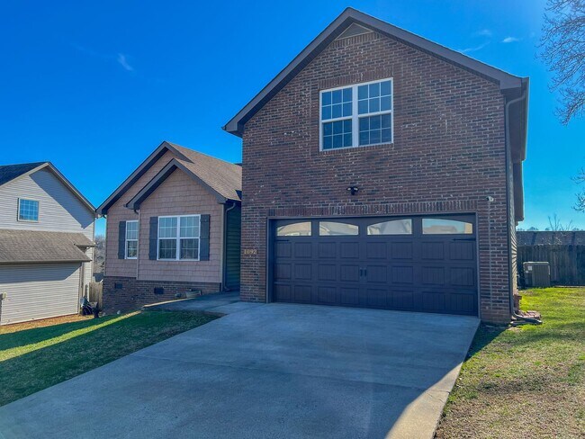 Foto del edificio - Gorgeous Single-Family--Fenced Backyard and Bonus Room!