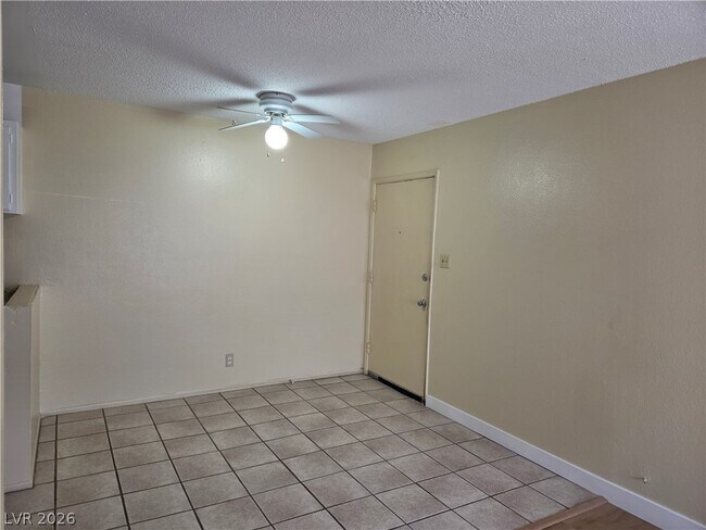 Foto del edificio - 489 North Cir