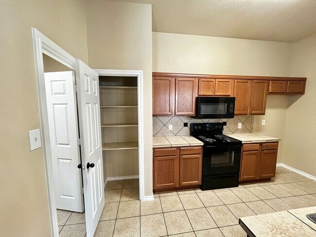 Building Photo - 1308 Piedmont Dr