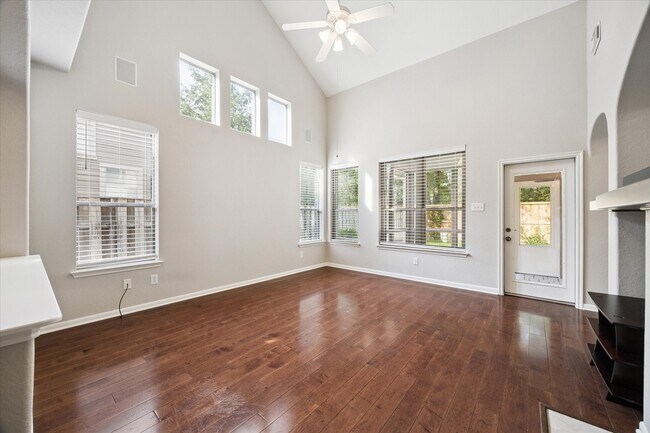 Building Photo - 6 Douvaine Ct