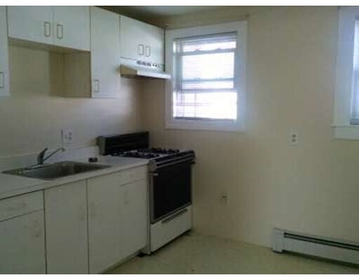 Building Photo - 20 Gibbon St