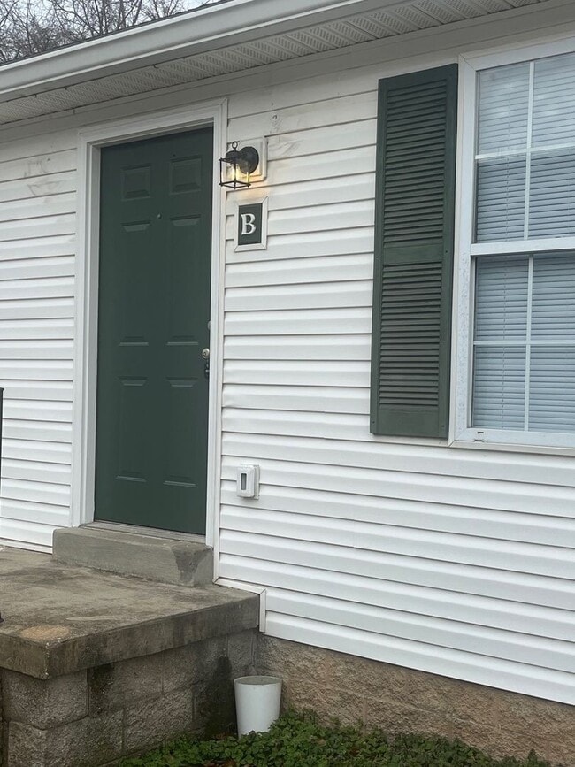 Building Photo - 116 Amy Ave