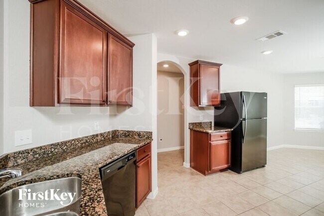 Building Photo - 27110 Leonardo Dr