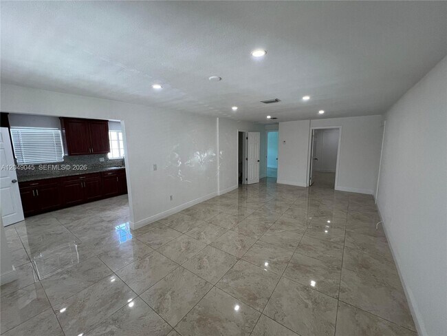 Foto del edificio - 4365 W 1st Ave