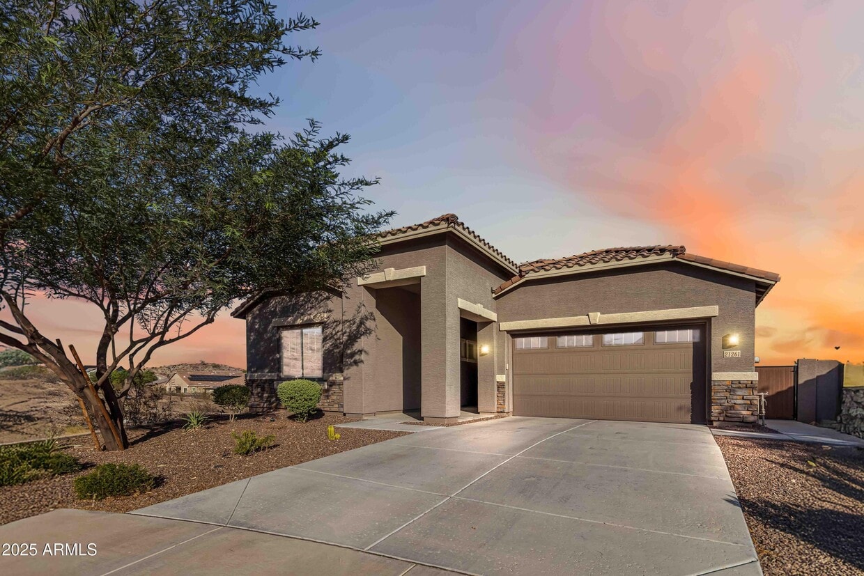 Foto principal - 21261 W Virginia Ave