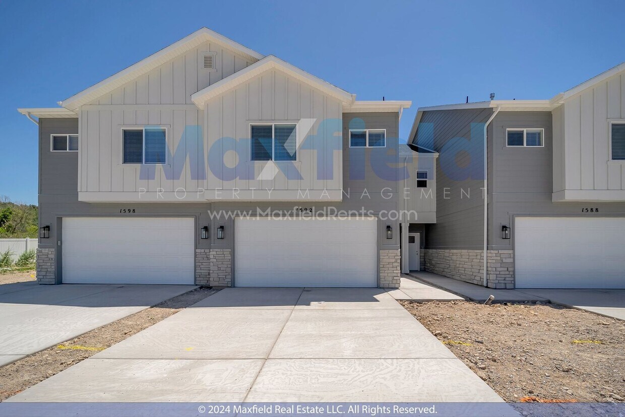 Primary Photo - Interior Brand New Townhouse - 3BD 3BA 2GA