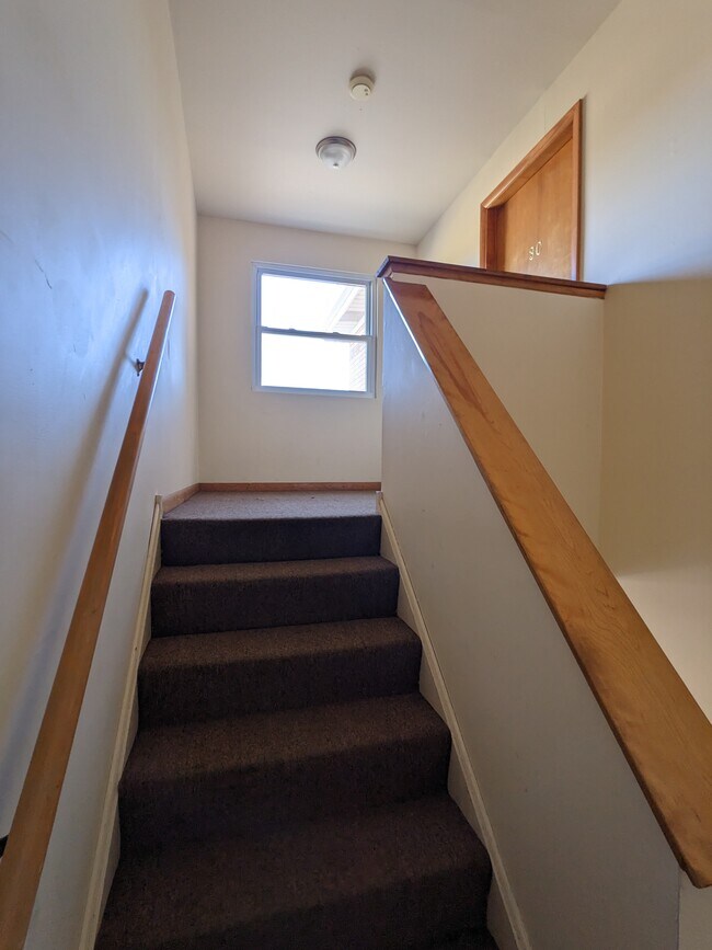 512 Kungs Way Unit 3C, Joliet, IL 60435 Apartments in Joliet, IL