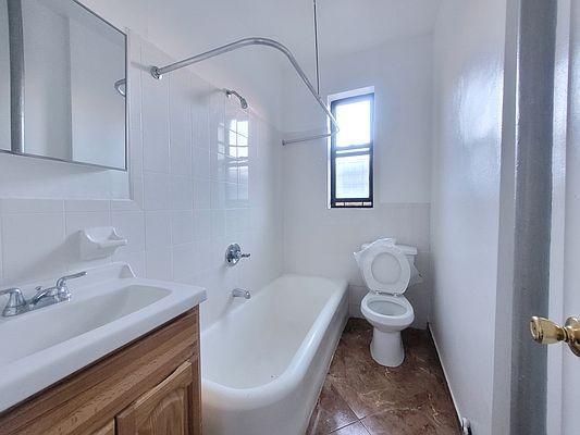 Foto del edificio - 1 bedroom in BRONX NY 10457