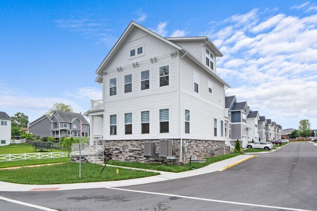 Foto del edificio - 43822 Jenkins Ln