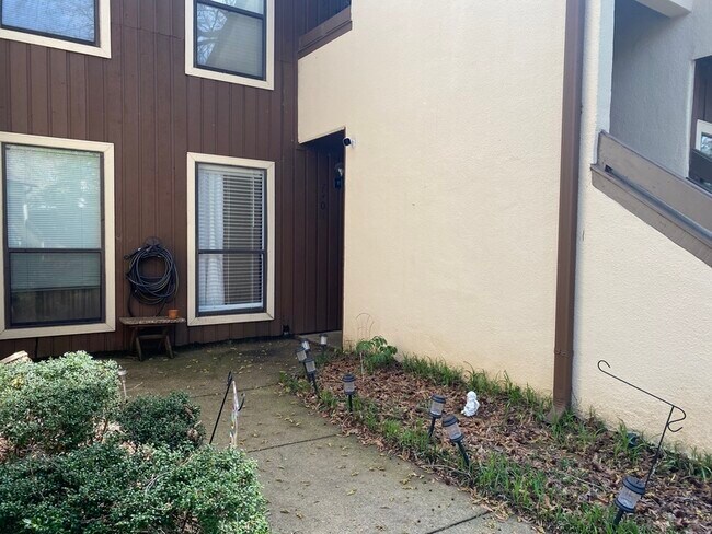 Building Photo - 7301 Winery Ln
