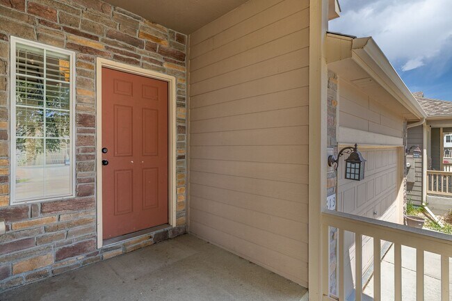 Foto del edificio - 4 Bed 3 Bath Located in Maple Hill Availab...