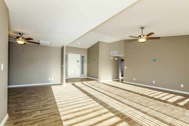 Foto del edificio - 18002 N 42nd Dr
