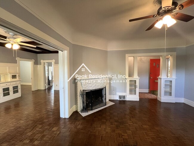 Building Photo - Charming 3bd/1ba Sacramento Duplex!