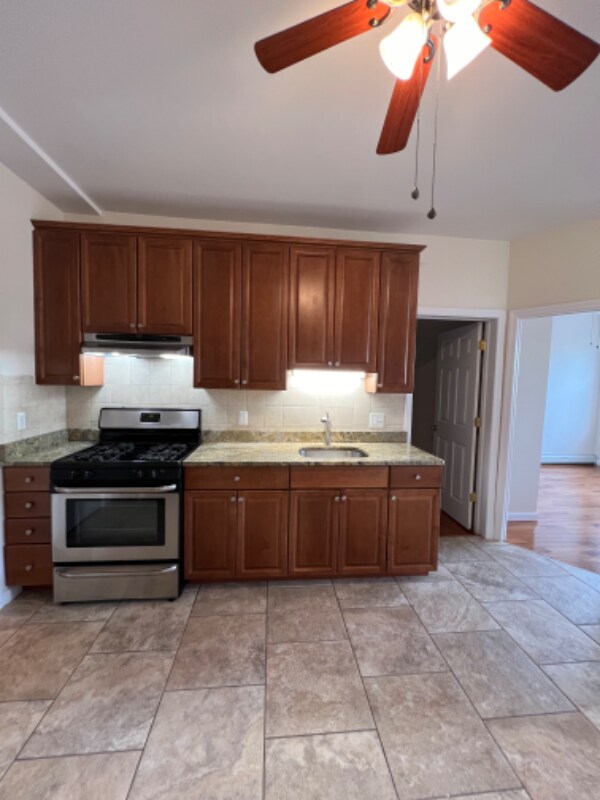 1007 Avenue C Unit Apt.3, Bayonne, NJ 07002 Room for Rent in Bayonne