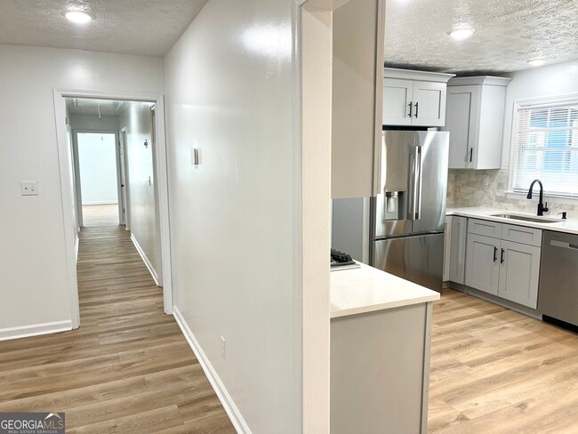Foto del edificio - 165 Fieldstone Dr