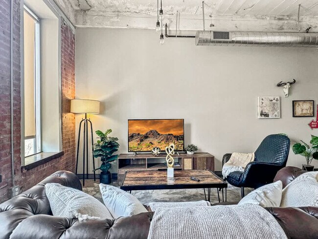 Foto del edificio - 555 Evergreen St
