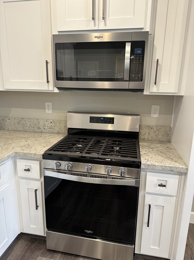 Building Photo - 3040 Vaughn Way