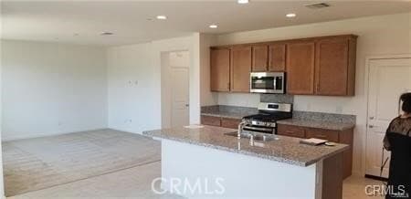 Building Photo - 2812 E Clementine Dr