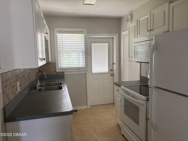 Foto del edificio - 250 S Seneca Blvd