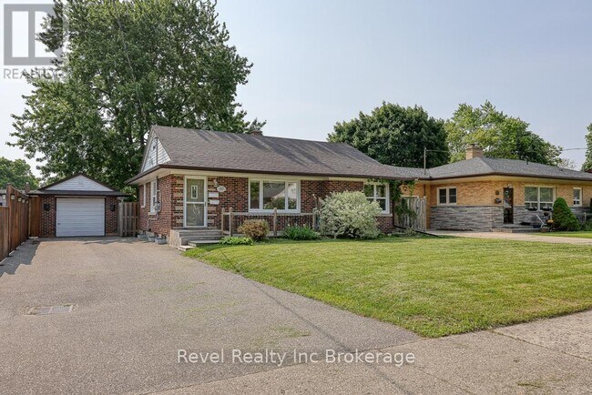 Photo du bâtiment - 157 Ninth Ave