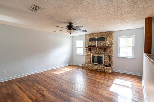 Building Photo - 5778 Split Oak Ln