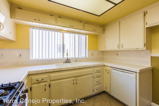 Building Photo - 2 br, 2.5 bath House - 192 Helecho Court
