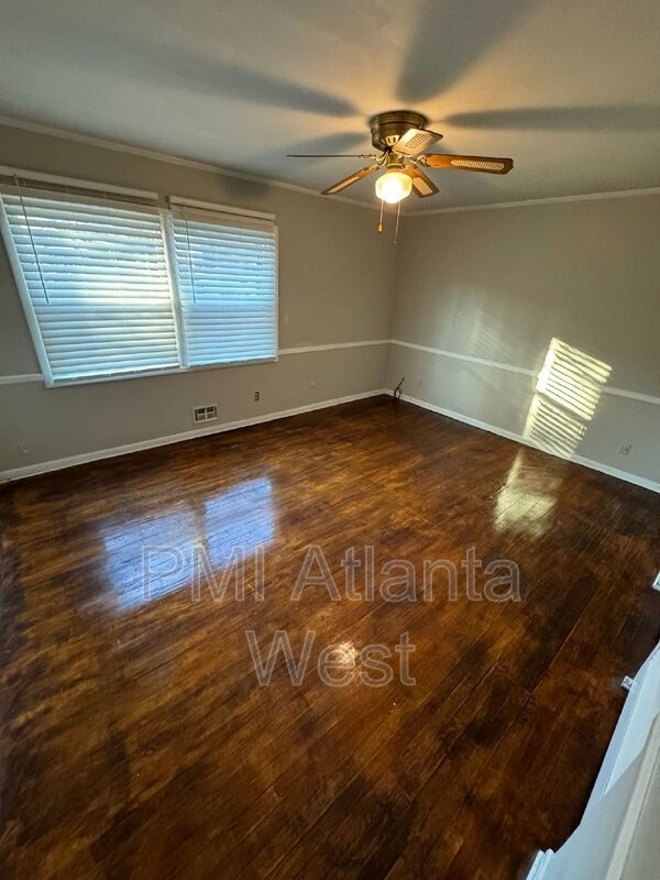 Foto del edificio - 2592 Evergreen Trail