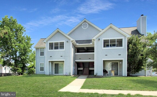 Building Photo - 14002 Lord Marlborough Pl