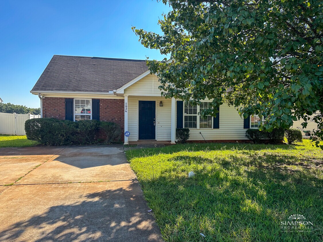 Foto principal - 7024 Davis Forest Ln