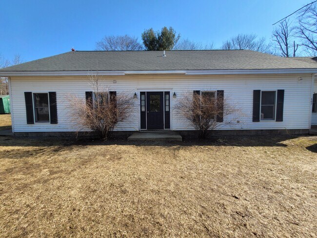 Building Photo - 607 Middle St