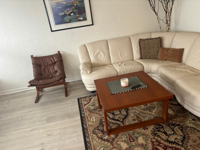 Foto del edificio - 8454 111th St