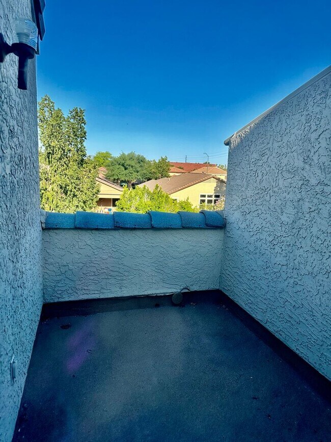 Building Photo - 3716 E University Dr