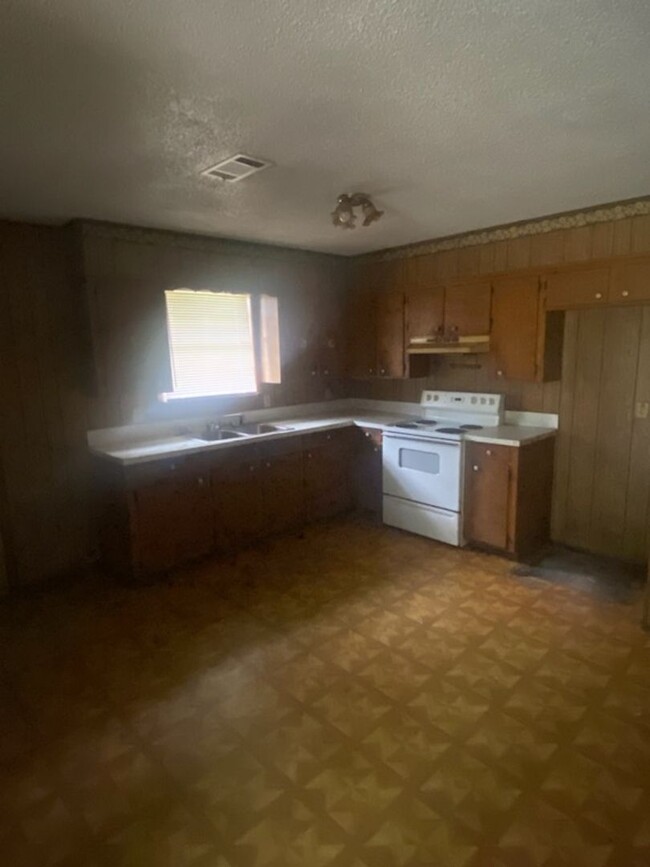 Foto del edificio - Home for Rent in Coushatta, Louisiana - Re...