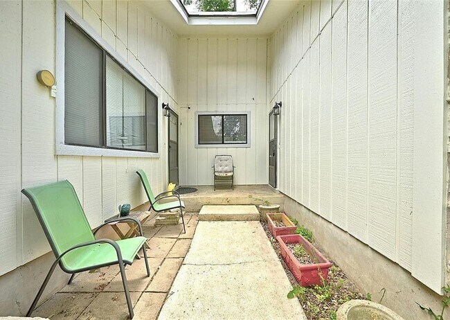 Foto del edificio - 8407 Fathom Cir