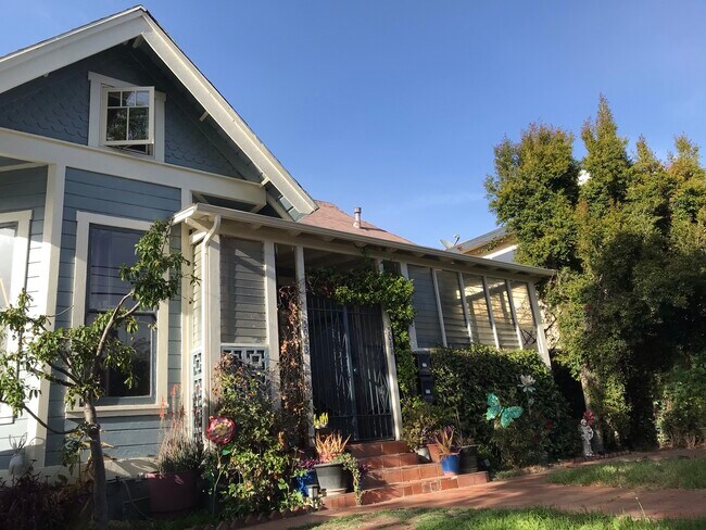 Building Photo - 5081 Lemon Grove Ave