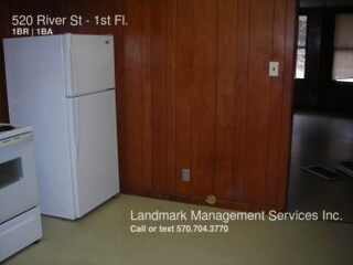 Building Photo - 520 River St