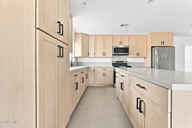 Foto del edificio - 40235 17th St W