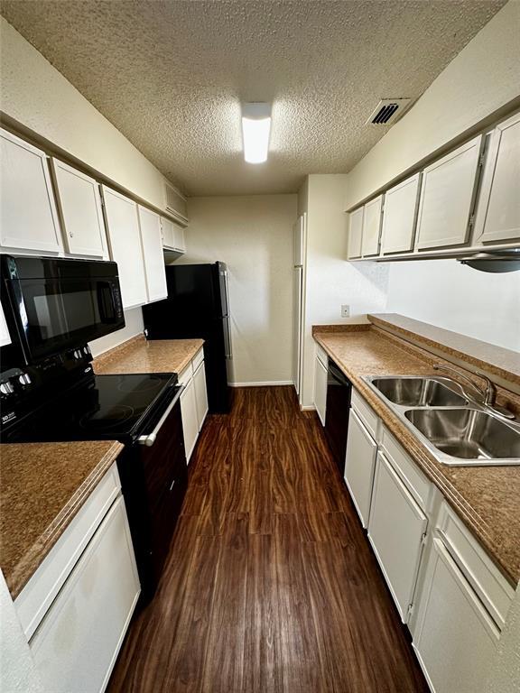 Foto del edificio - 6701 Sands Point Dr