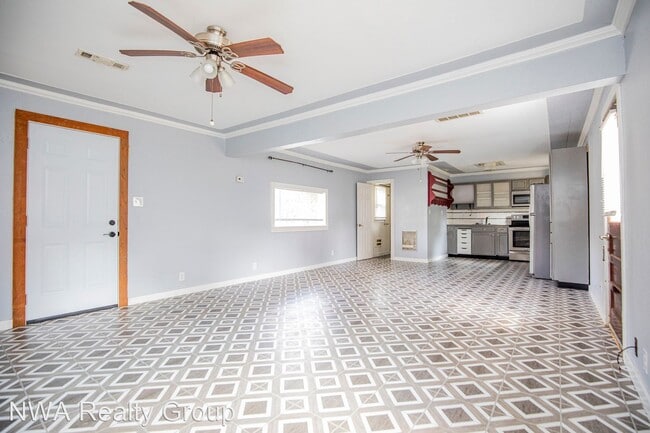 Foto del edificio - 1 br, 1 bath House - 615 NW 2nd Street