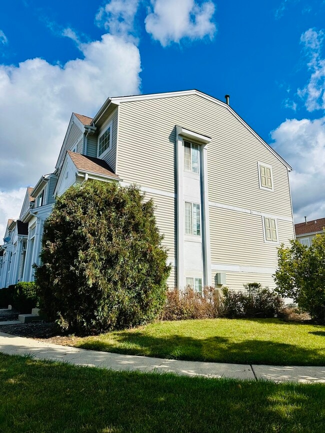 Building Photo - 9499 Harrison St
