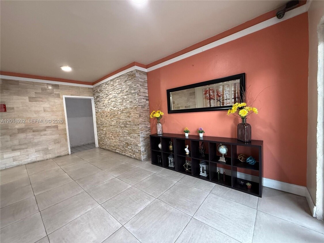 Foto del edificio - 8425 NW 8th St