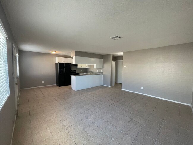 Foto del edificio - 1309 E McDonald Ave